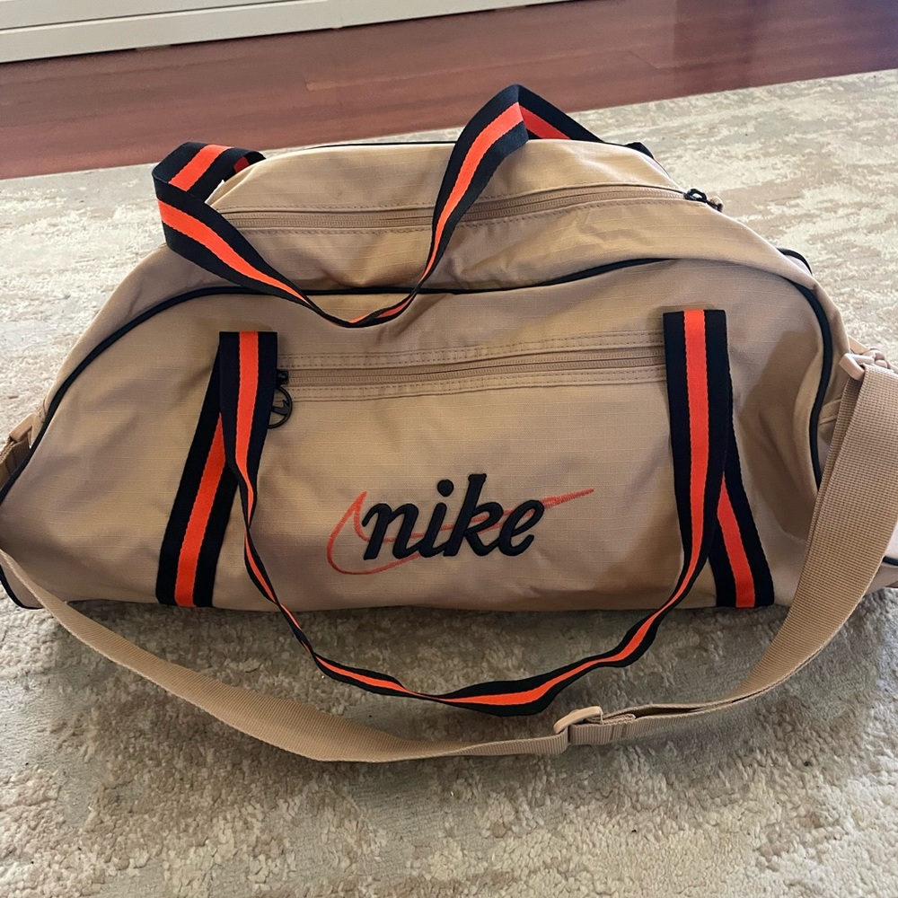 Brand new NIKE duffel Bag!